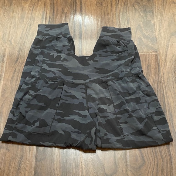 Athleta Salutation Black Camouflage Joggers - Picture 3 of 9